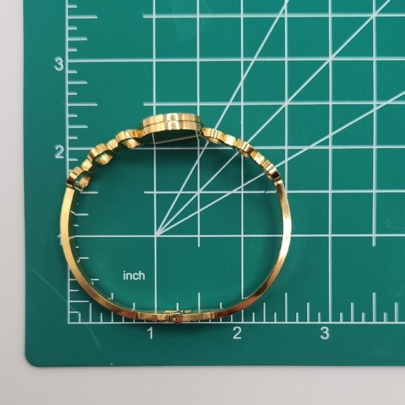 Elegant 18k Gold Plated Bangle Bracelet with Coin Design, Zircon Inlay - Picture 6 of 7